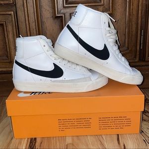 Nike Blazer Mid NWT